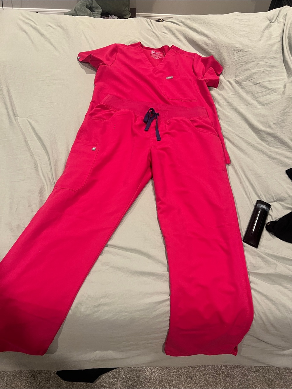 Figs Women's Hot Pink Jogger Pants & Top Set